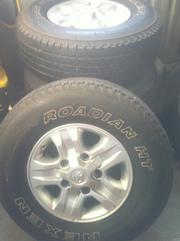 4x TOYOTA CRUISER wagon rims & tyres